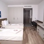 Lavanta شقة فندقية كيرينيا